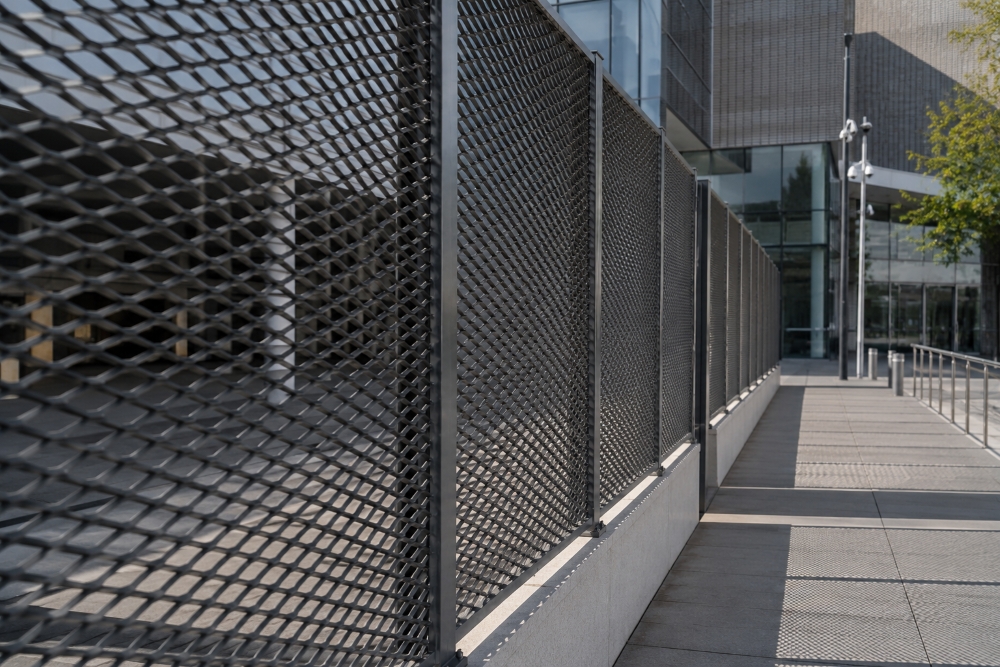 expanded-metal-ensure-the-safety-of-public-places.jpg